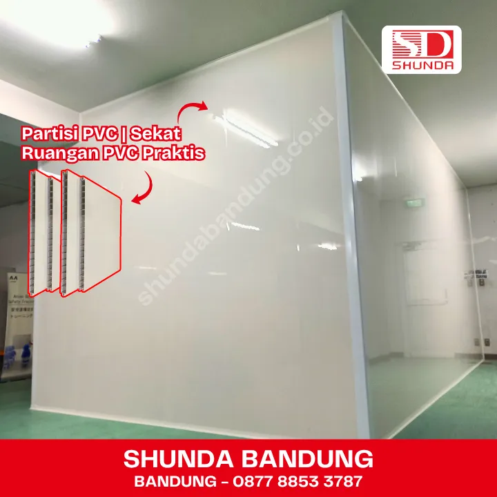 Sekat PVC warna putih glossy untuk membangun sekat ruangan di pabrik